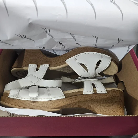 Dansko Women's Season Sandals White Full Grain - Picture 8 of 9